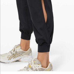 LULULEMON RARE JOGGERS WITH SLIT!!!!